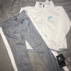 Nike Girl's Tracksuit (Size 6)